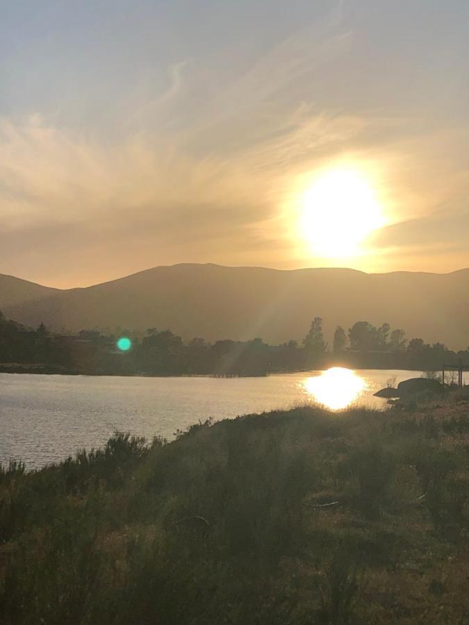 Lago Valle Wine Glamping บาเย เด กัวลาลูเป ภายนอก รูปภาพ